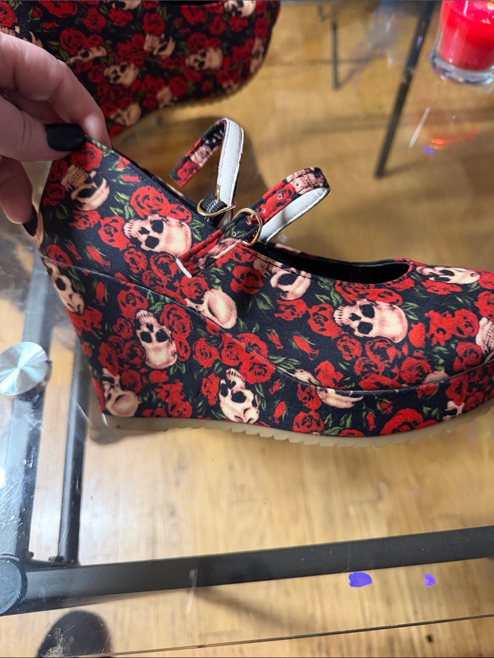 Girls' Skull & Rose Mary Jane Wedge Shoes - Black & Red